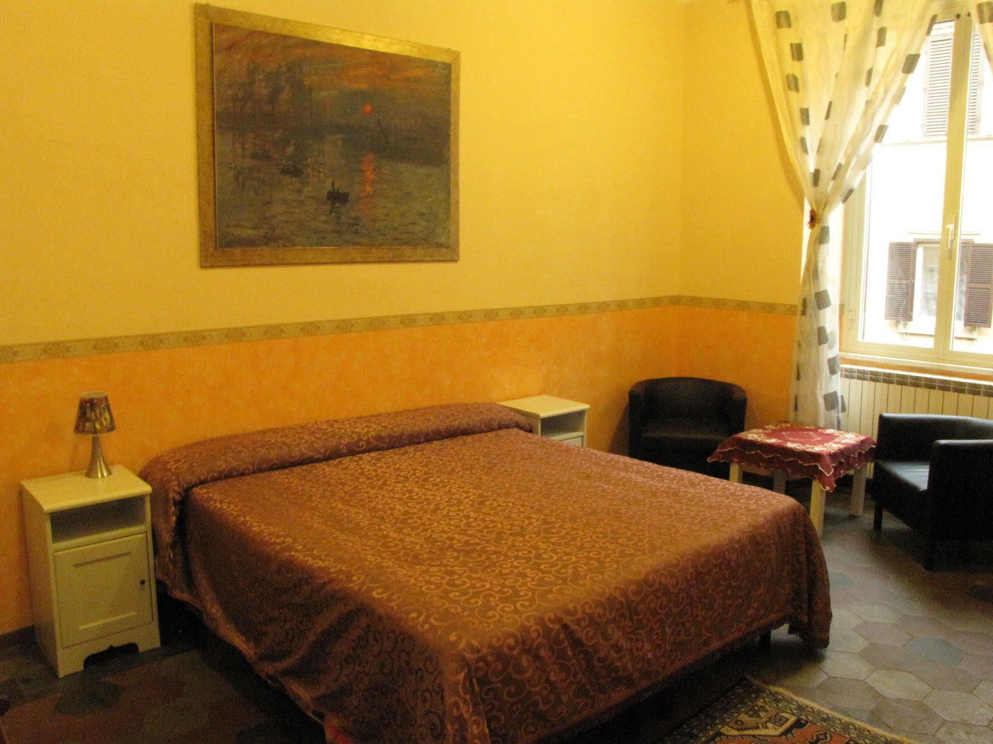 Holiday Sunny Roma B&B Buitenkant foto